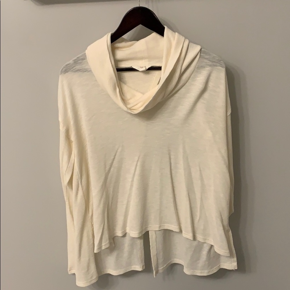 💕 2 for $15💕Cream Turtleneck Size M